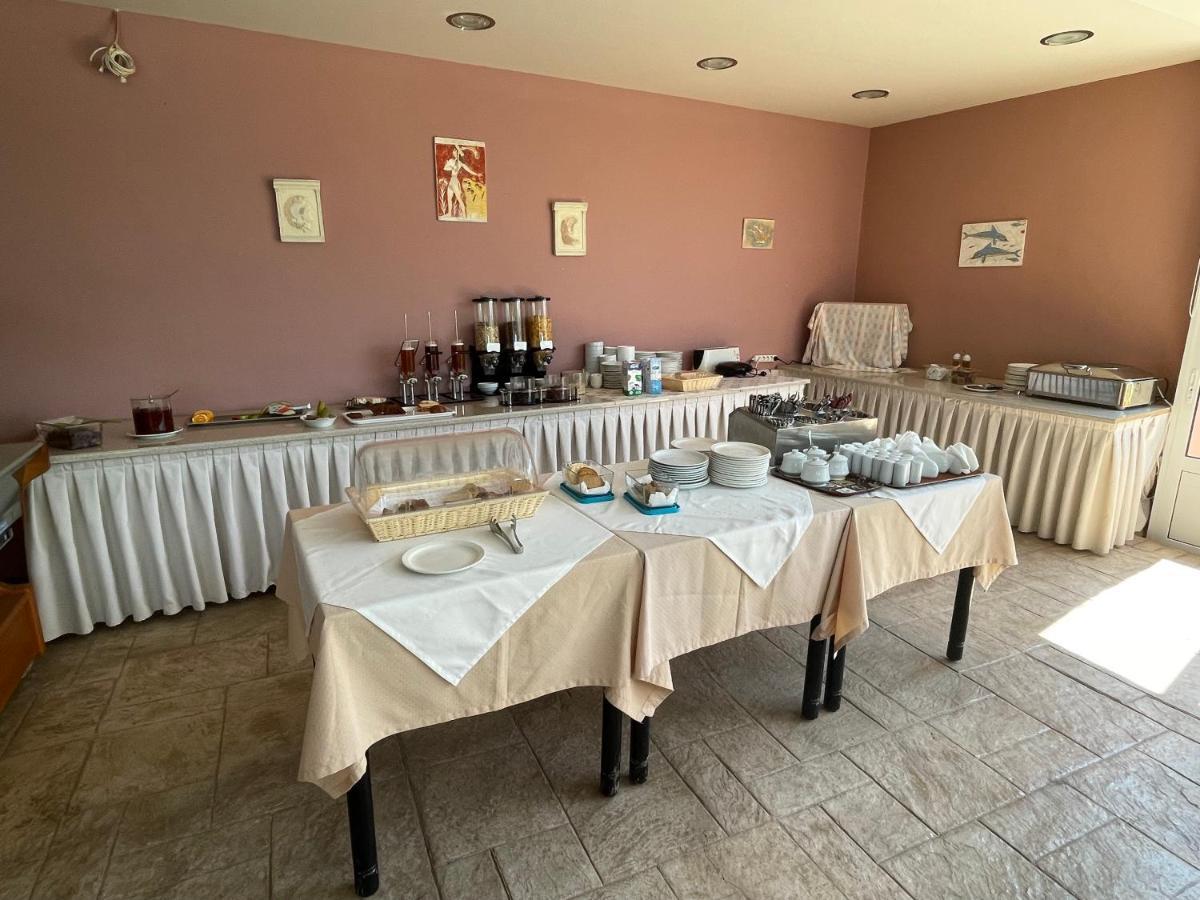 פלאקיאס Horizon Beach Hotel מראה חיצוני תמונה