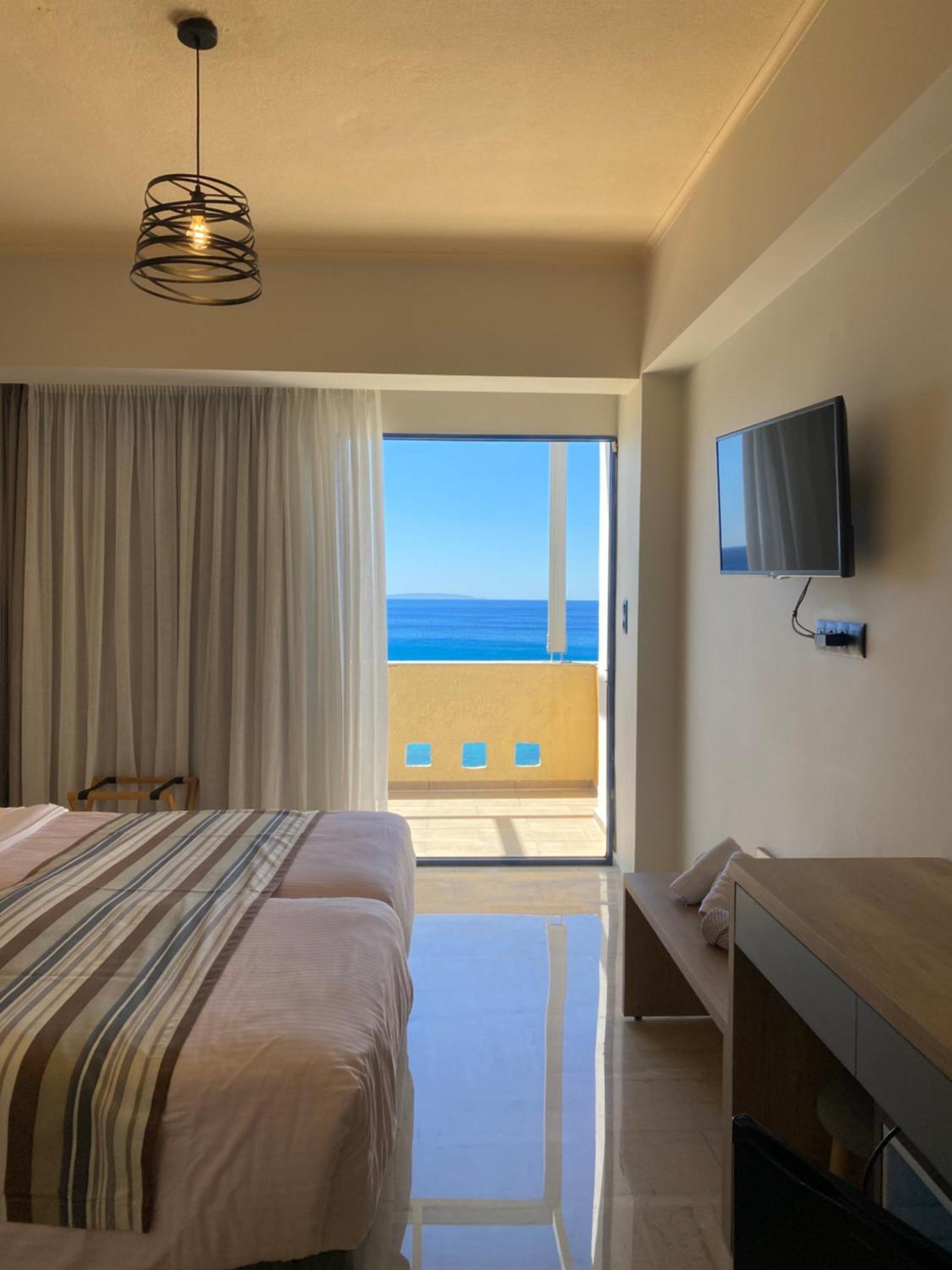 פלאקיאס Horizon Beach Hotel מראה חיצוני תמונה